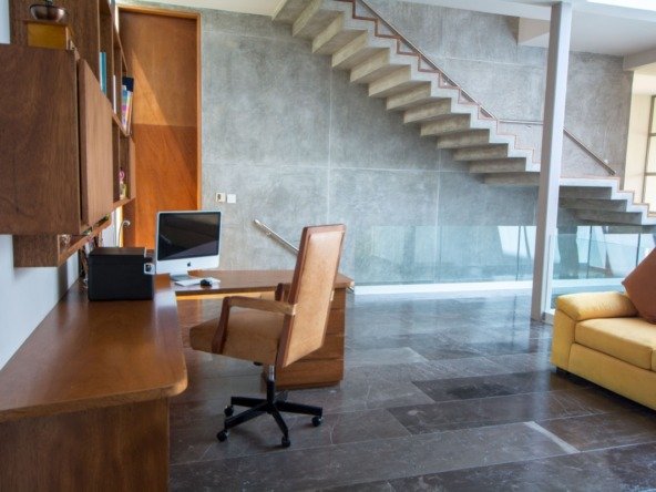 House for sale in Cancún Country Club – studio, view toward desk and stairs