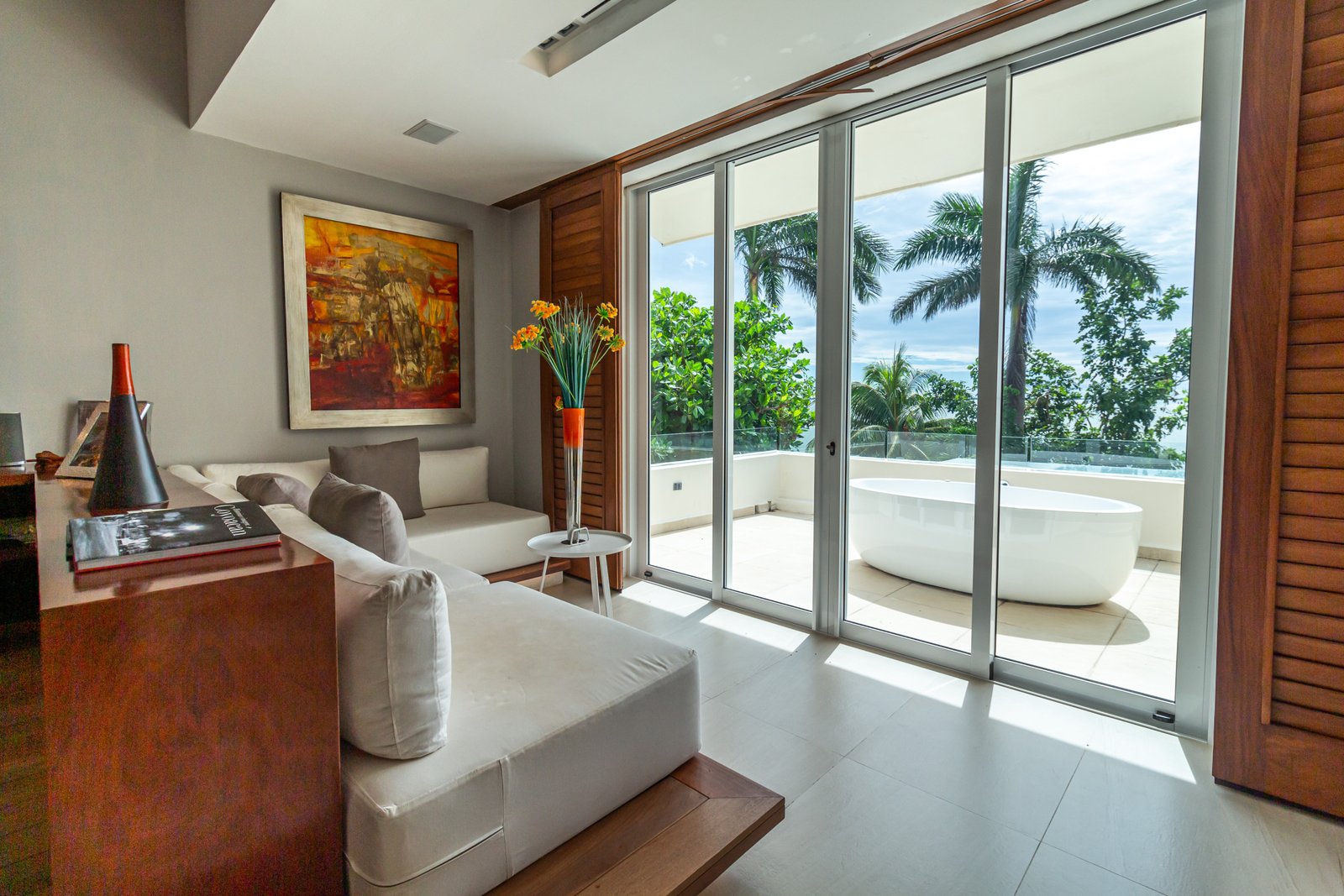 House for sale in Isla Dorada, Cancun hotel zone – view of the jacuzzi from the bedroom balcony