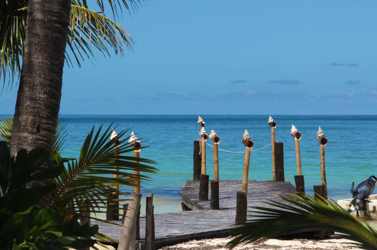 Land for sale on Holbox Island – view of the pier and the sea in the background