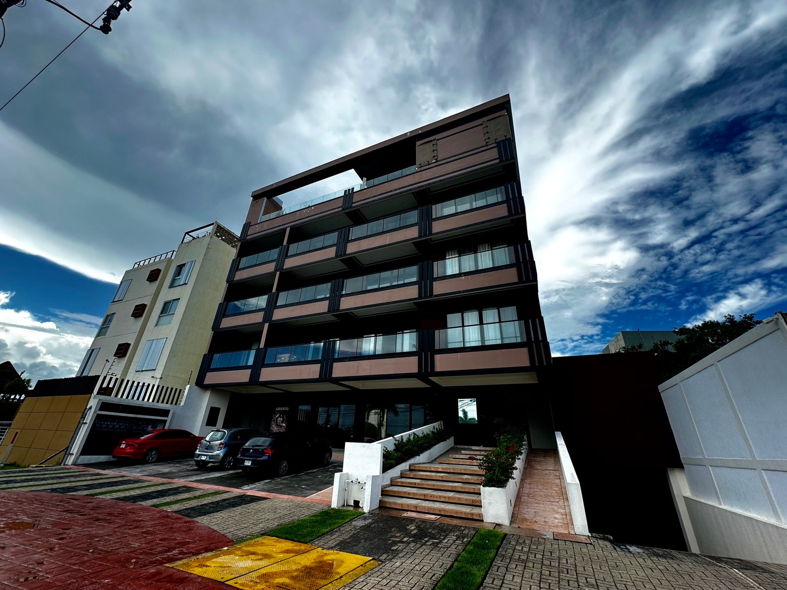 Apartment for sale in Cancún in SM 09 on Av. Bonampak Building