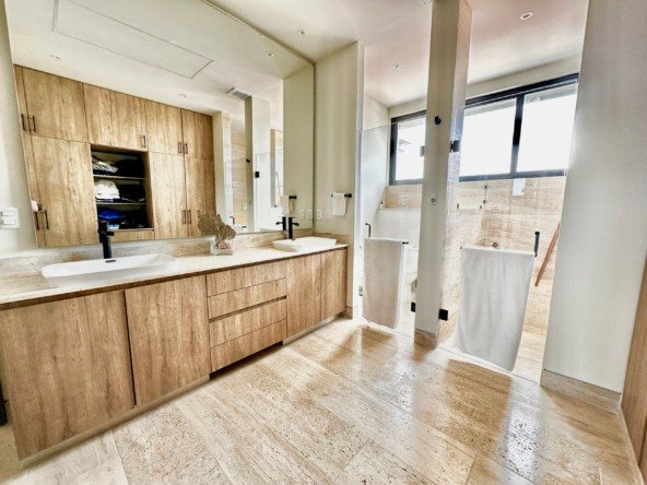 Condo for Sale or Rent at Vela Towers in Cancún Bathroom