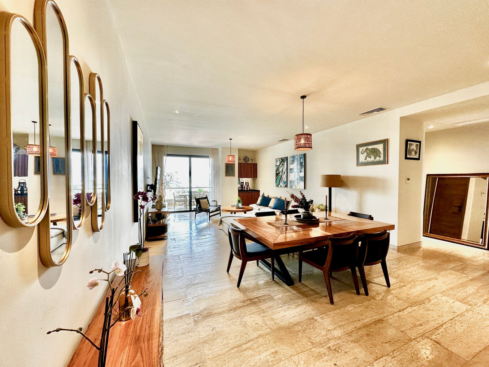 Condo for Sale or Rent at Vela Towers in Cancún – View of the Dining Room and Living Room