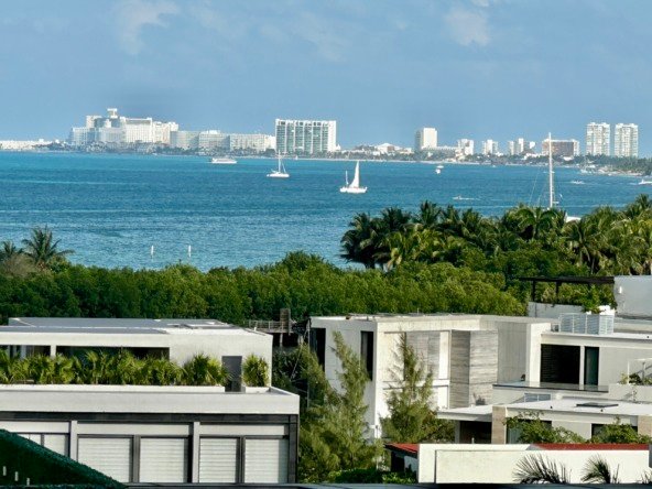 Condo for Sale in Puerto Cancún Hotel Zone General View