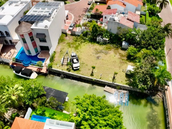 Single-family lot for sale in Cancun’s Hotel Zone, Isla Dorada, aerial view