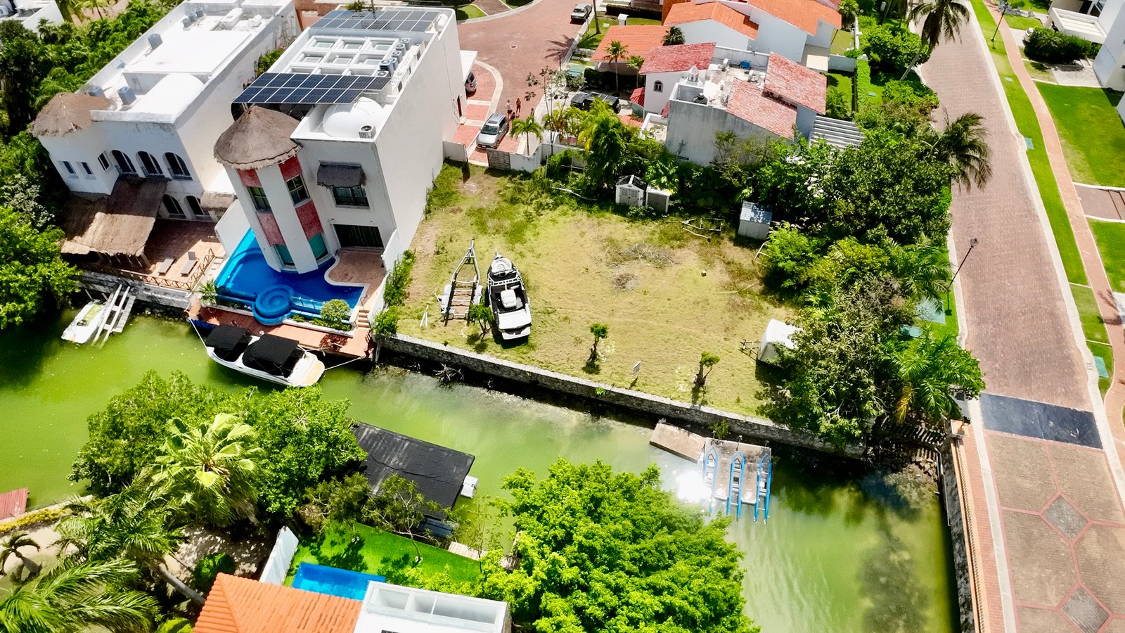 Single-family lot for sale in Cancun’s Hotel Zone, Isla Dorada, aerial view