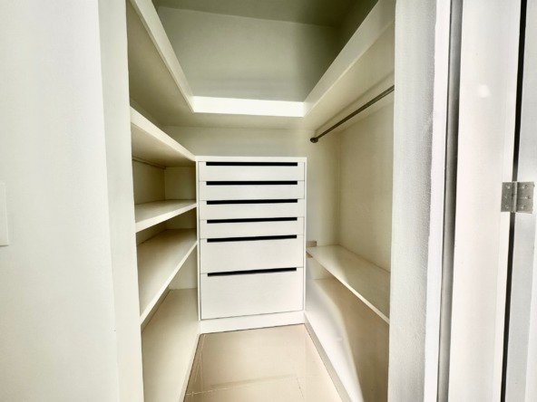 House for Sale in SM 16 Cancún Dressing Room