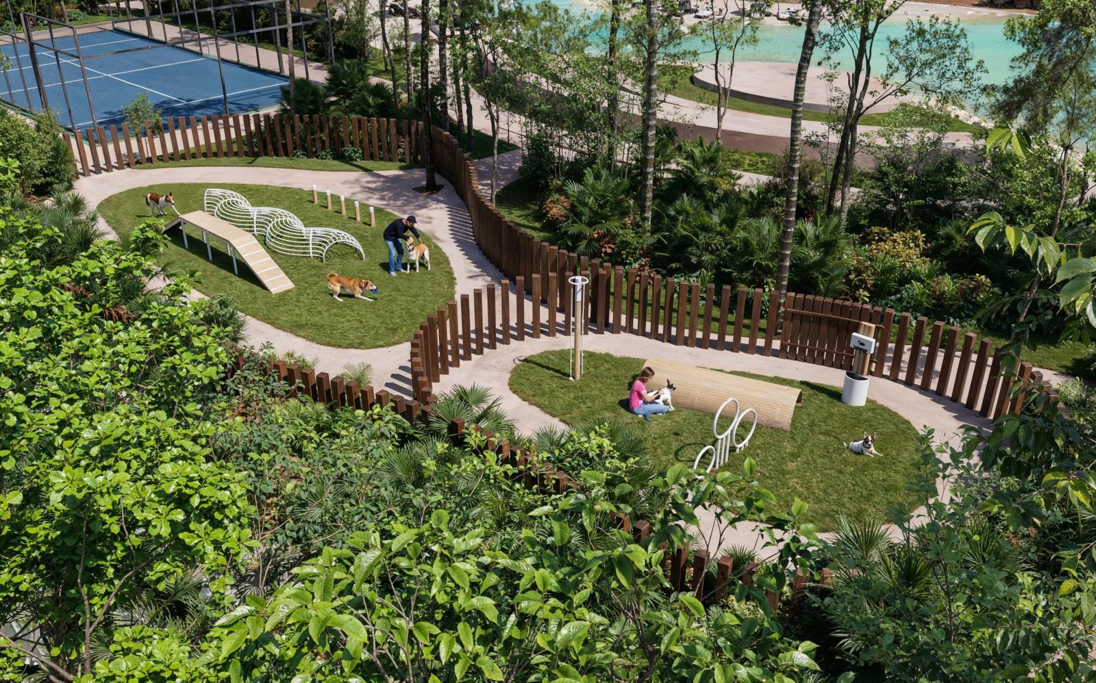 GREENWOOD - PET PARK AND CHILDREN'S PLAYGROUND