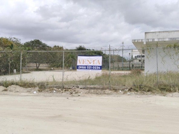 Land for Sale on Av. Huayacan, Cancun, Corner Lot