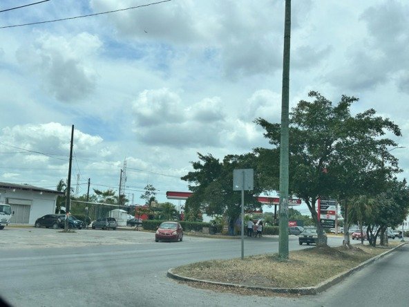 Commercial land for sale in SM 521 Cancún-Street