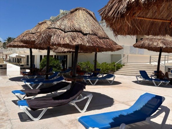 Beachfront condo for sale in Cancun's Hotel Zone
