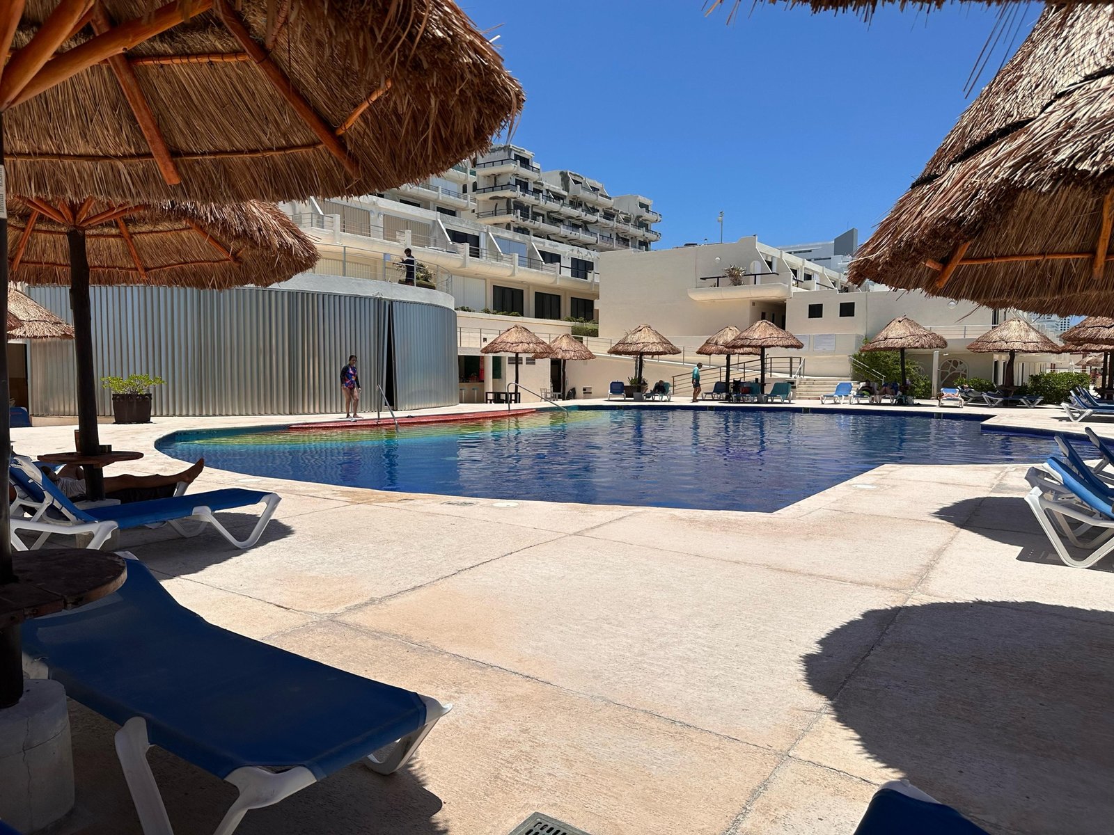 Condo for sale in Cancun's Hotel Zone, oceanfront with pool