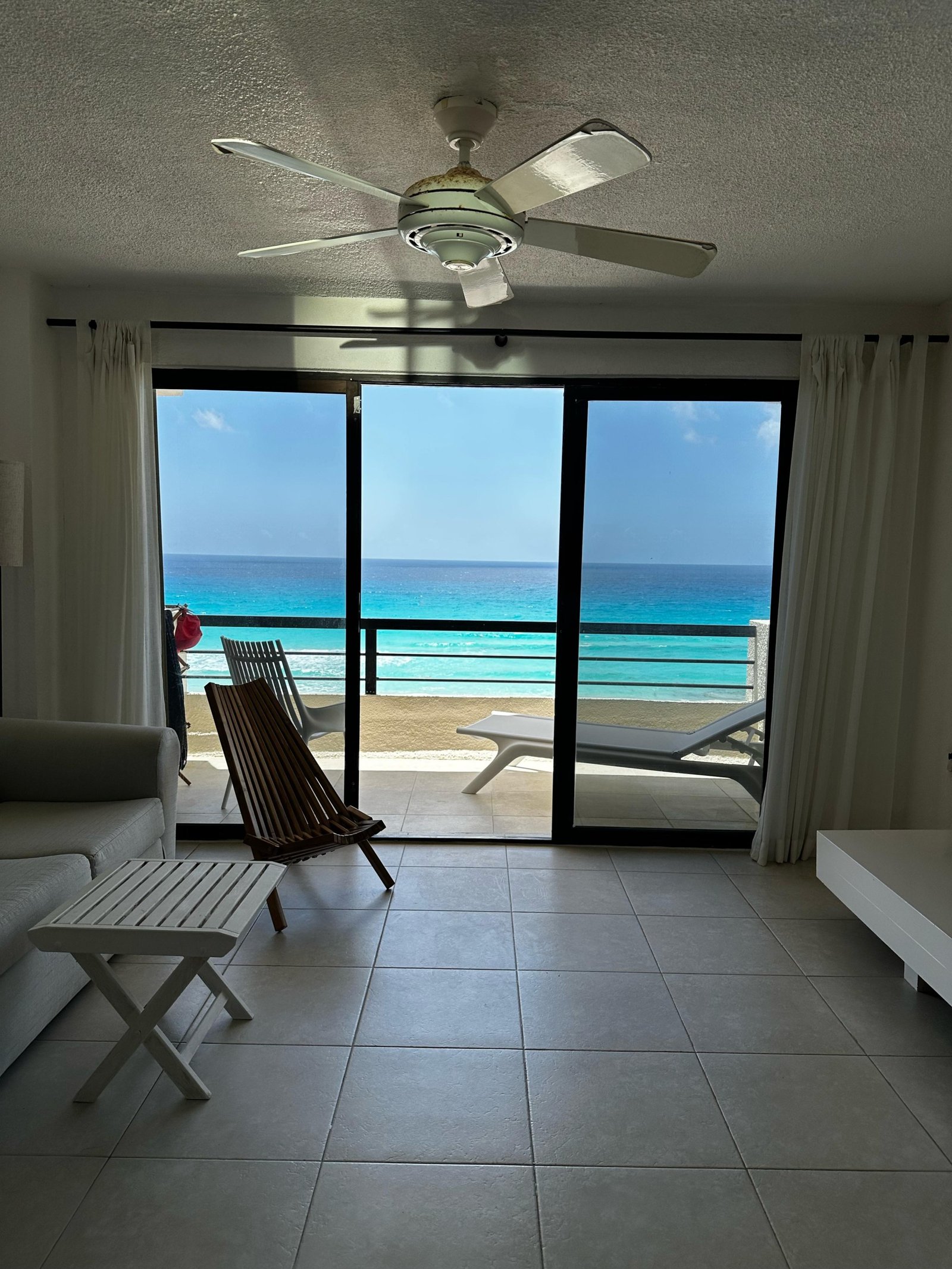 Condo for sale in Cancun's Hotel Zone, oceanfront
