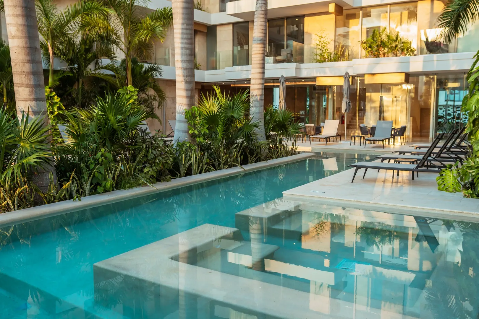 CONDO FOR SALE IN PUERTO CANCUN - ALBA MARINA POOL