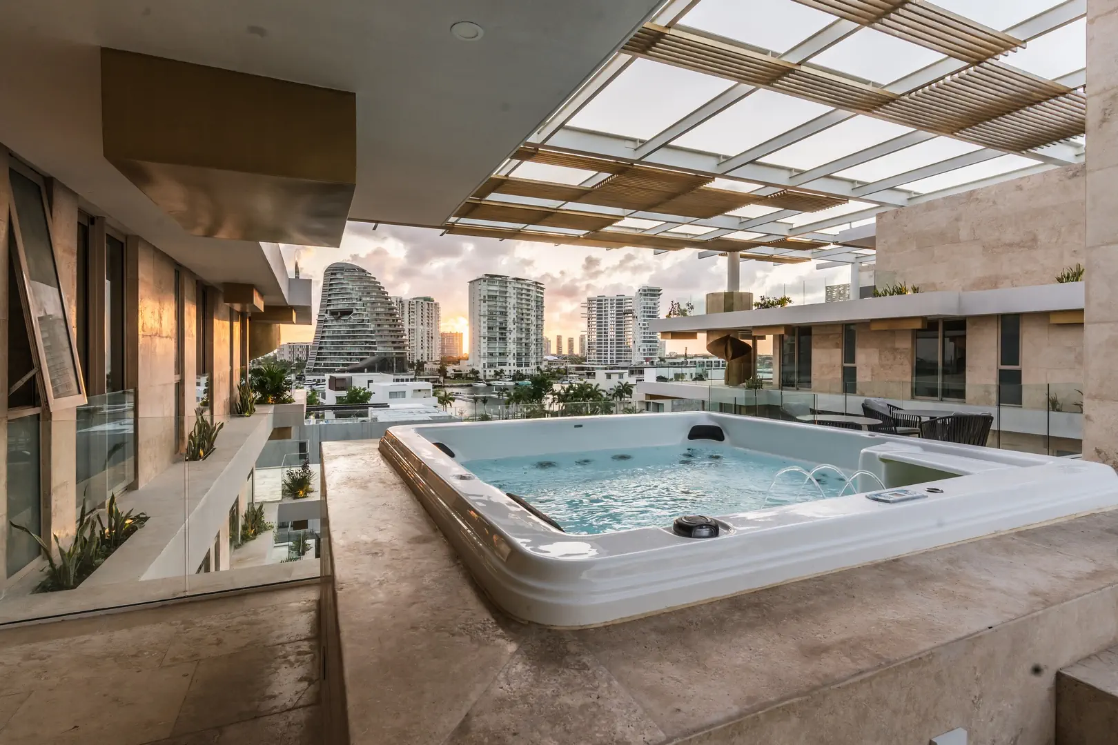 PUERTO CANCUN APARTMENT FOR SALE COVERED POOL